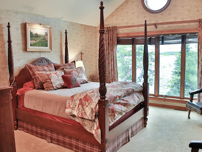 Lakeside-Living_Manitowish-Waters_Northwoods-WI_Bedding-Basics_Ornate-Bed_Large-Windows_Neutral-Quilt_Plush-Duvet_Throw-Pillows