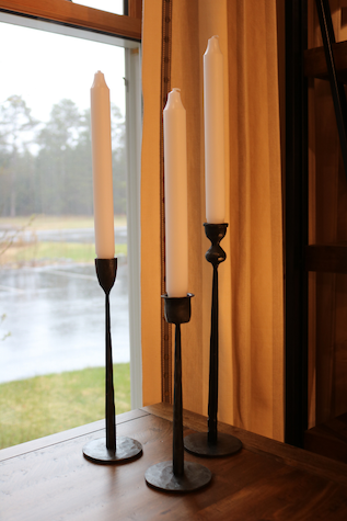 lakeside-living-design-northwoods-wi-cabin-decor-candle-sticks-varying-heights-tapered